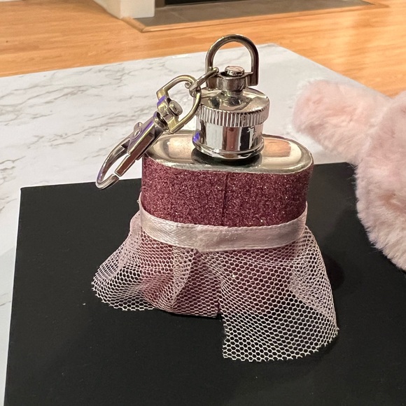 Bundle of 14 essentials - Picture 4 of 14